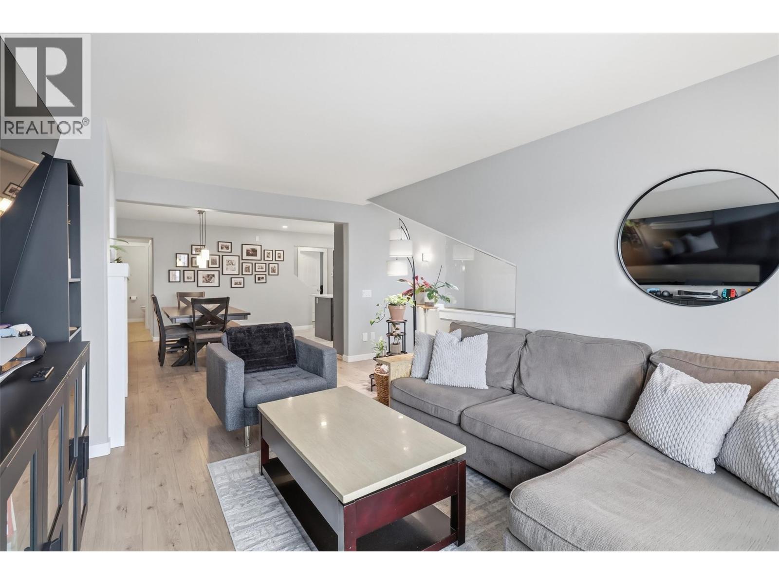 245 Whistler Drive Unit# 4, Kamloops, British Columbia  V2E 1W8 - Photo 5 - 10383867