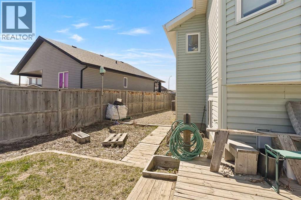 50 Thyrza Burkitt Place N, Lethbridge, Alberta  T1H 5M5 - Photo 38 - A2301459