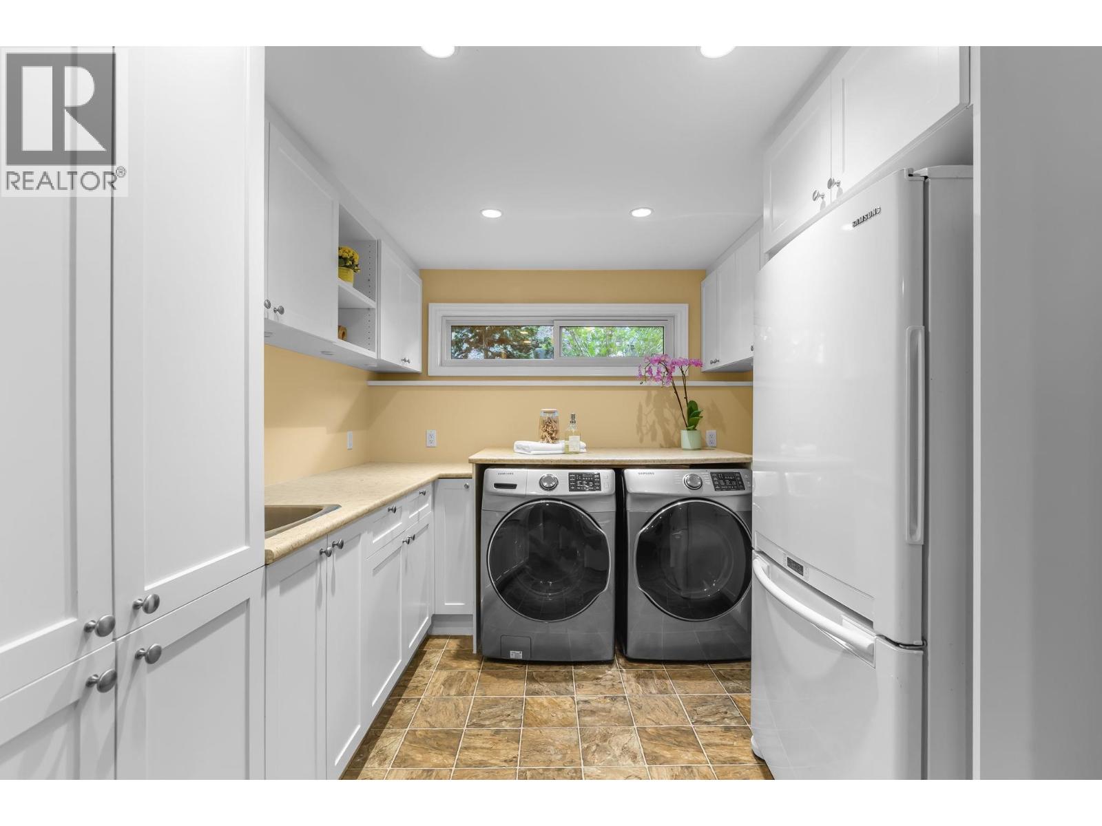 2983 Surf Crescent, Coquitlam, British Columbia  V3C 3S7 - Photo 29 - R3112778