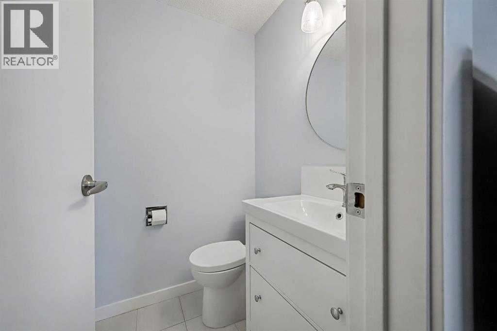 47 Sunhurst Court Se, Calgary, Alberta  T2X 1Y3 - Photo 19 - A2298974