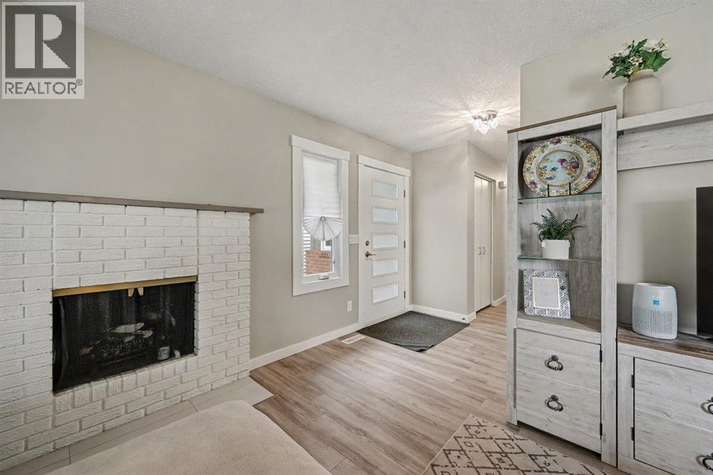 47 Sunhurst Court Se, Calgary, Alberta  T2X 1Y3 - Photo 5 - A2298974