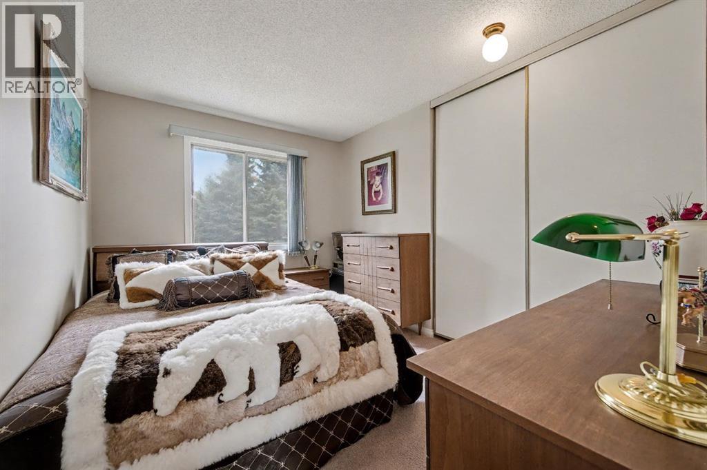 983 Woodbine Boulevard SW, Calgary, Alberta  t2w 4a7 - Photo 27 - A2301604