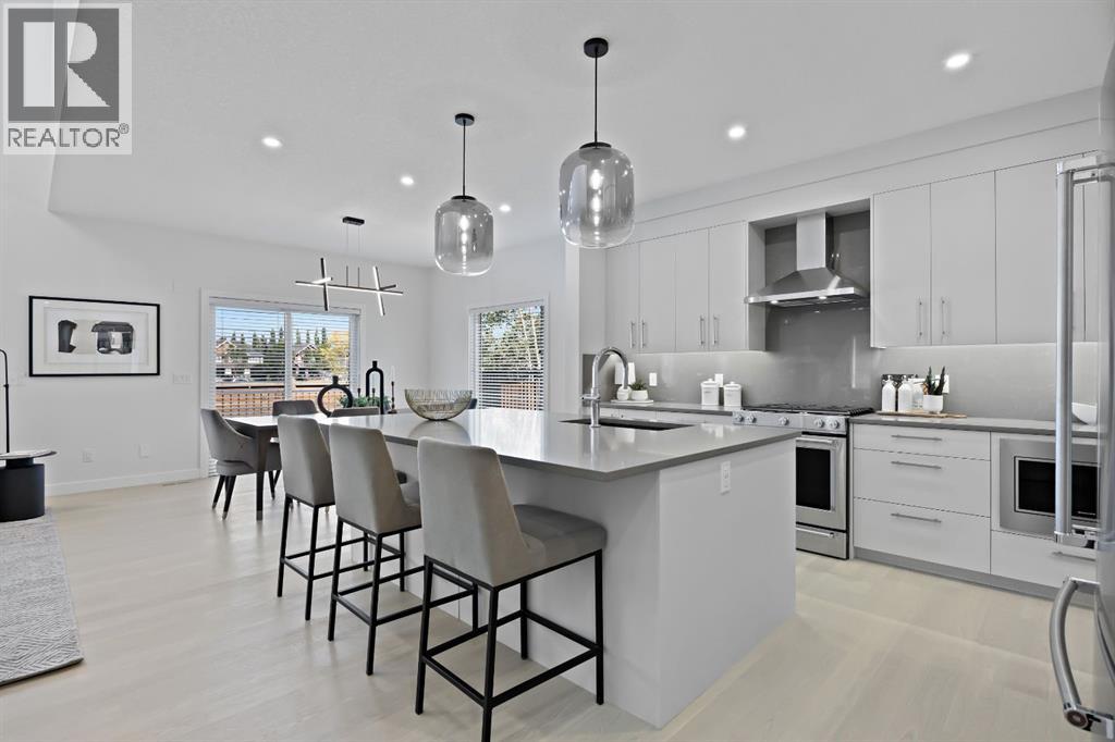 58 Westland Park Sw, Calgary, Alberta  T3H 0W1 - Photo 3 - A2302129