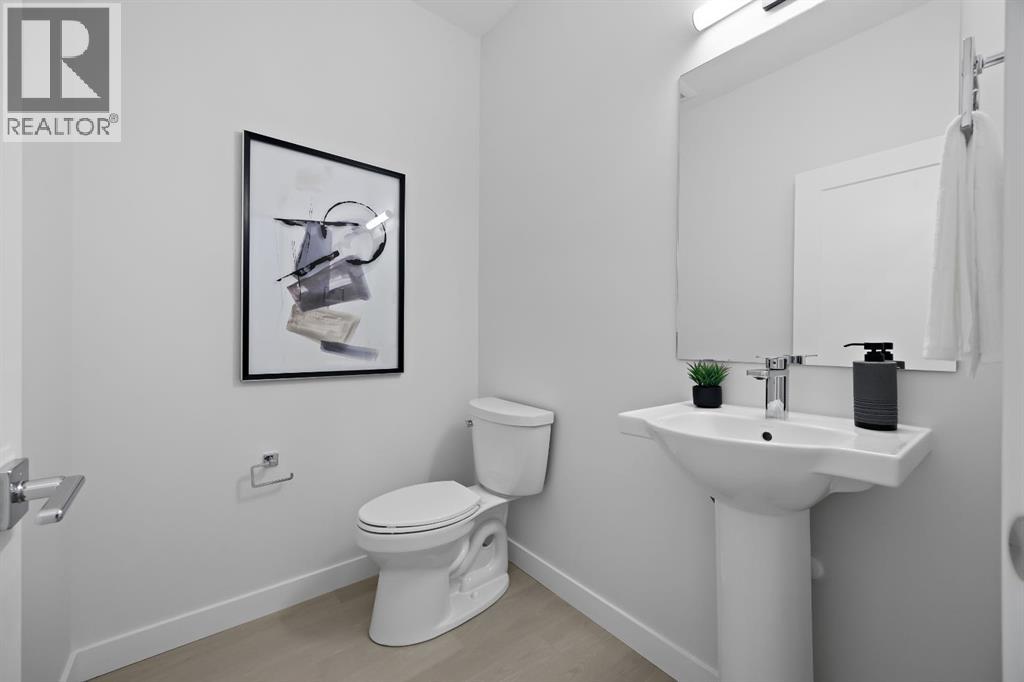 58 Westland Park Sw, Calgary, Alberta  T3H 0W1 - Photo 18 - A2302129