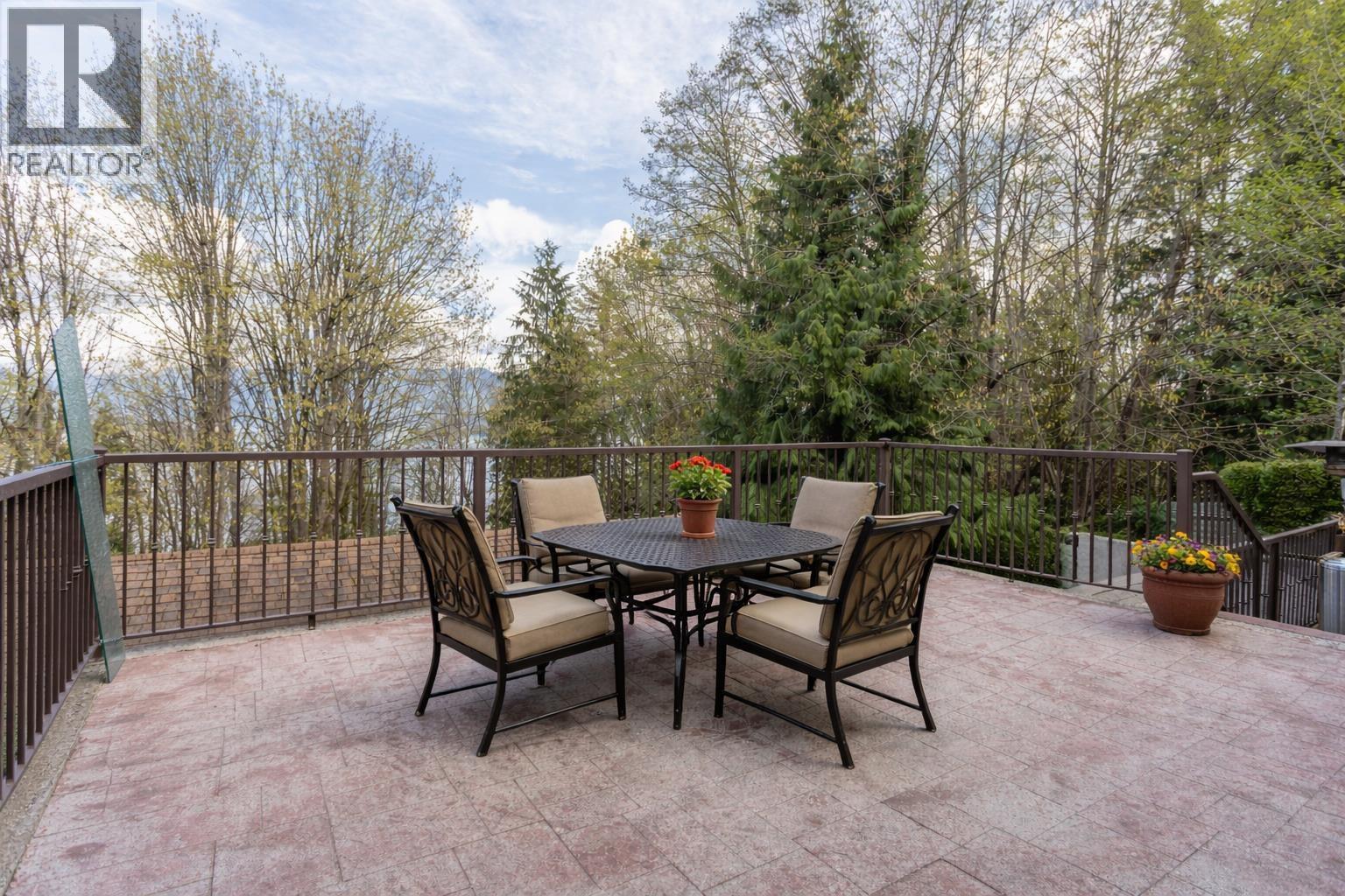 5823 Highfield Drive, Burnaby, British Columbia  V5B 1E4 - Photo 34 - R3112982