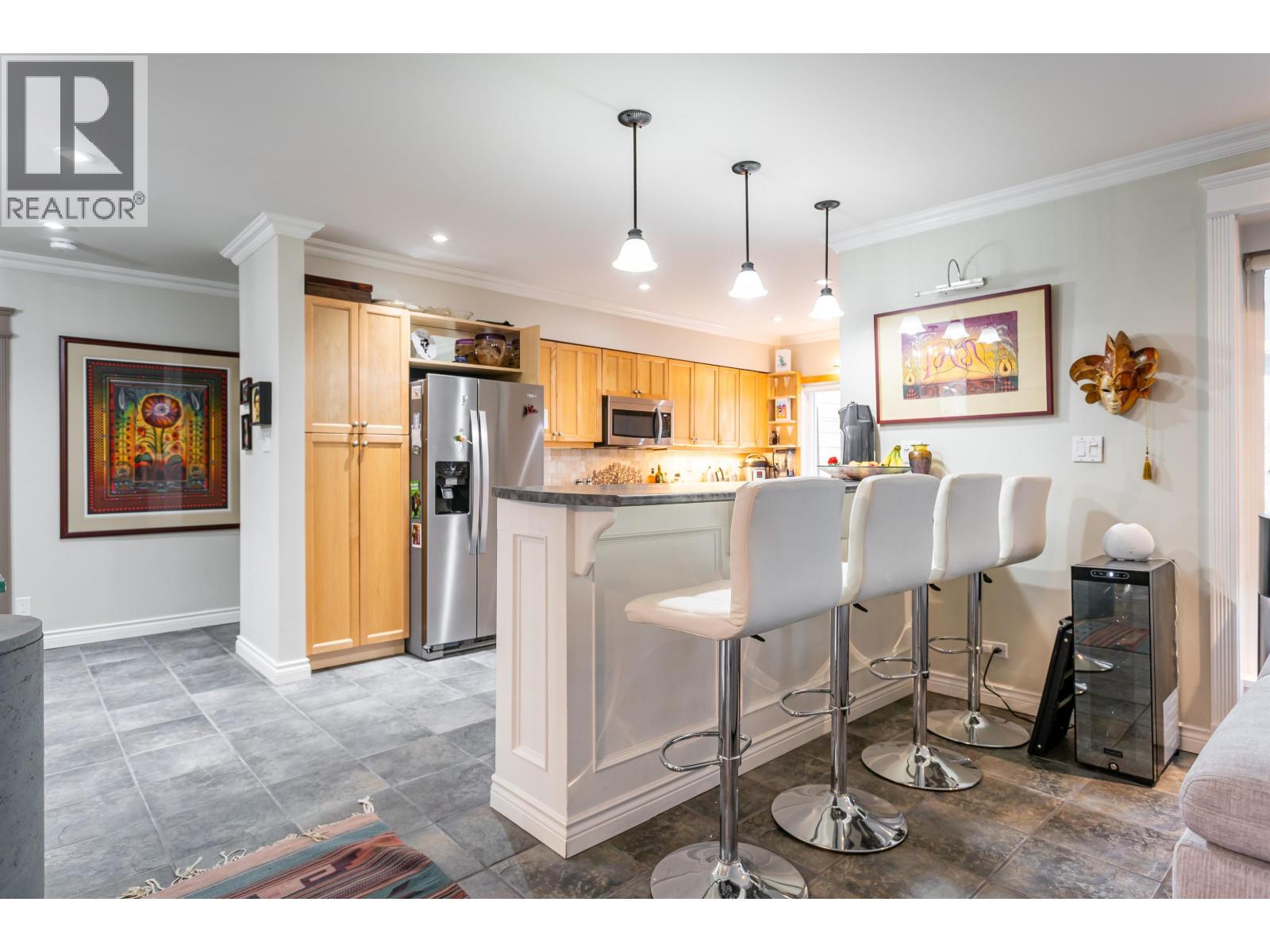 5823 Highfield Drive, Burnaby, British Columbia  V5B 1E4 - Photo 9 - R3112982