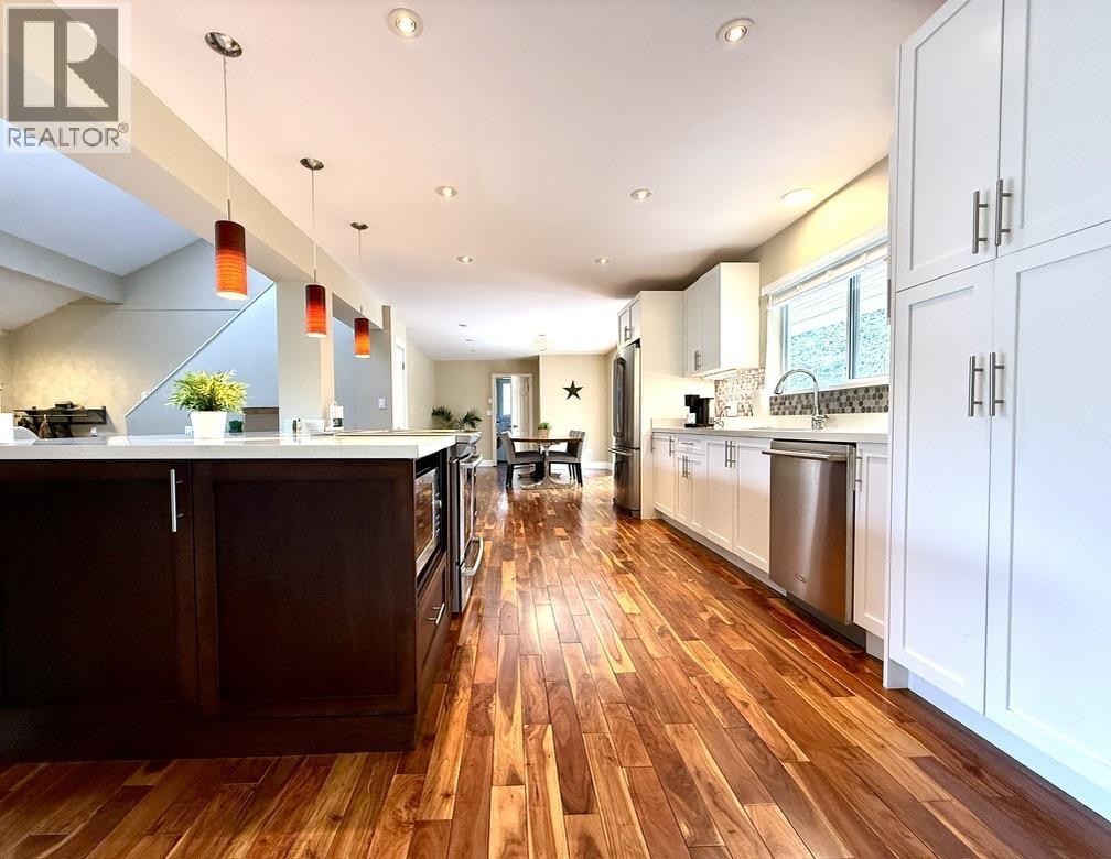 1510 Macdonald Place, Squamish, British Columbia  V0N 1H0 - Photo 3 - R3112992