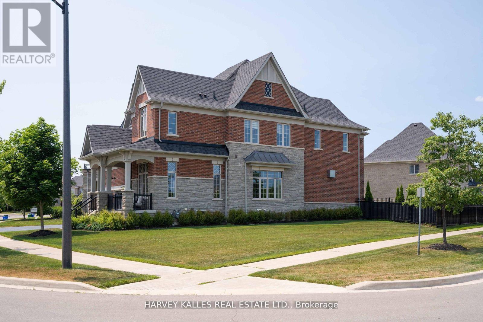 4 Larkin Avenue, King, Ontario  L7B 0N8 - Photo 2 - N13015024