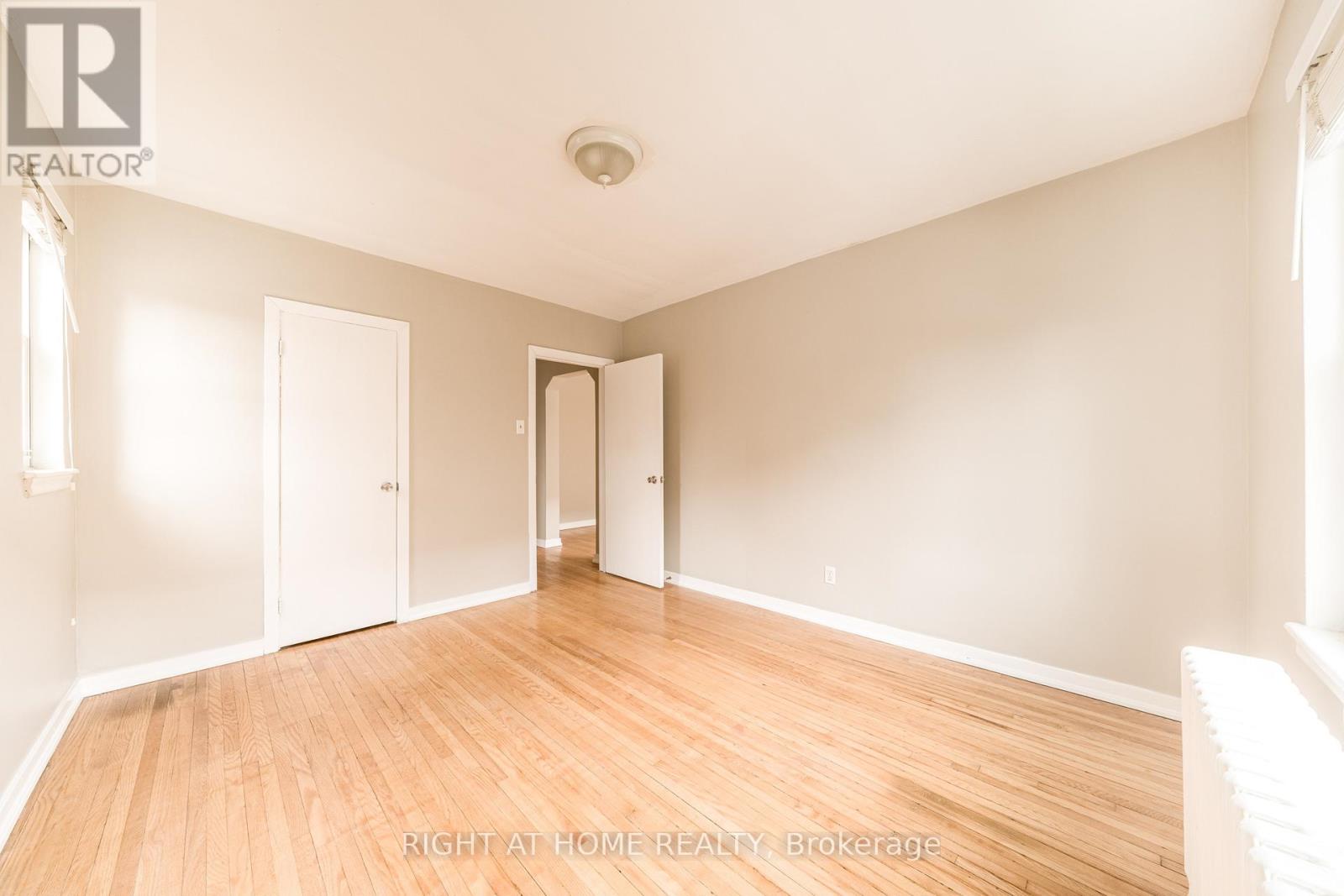 4 - 340 Lakeshore Road W, Mississauga, Ontario  L5H 1H1 - Photo 11 - W13015020