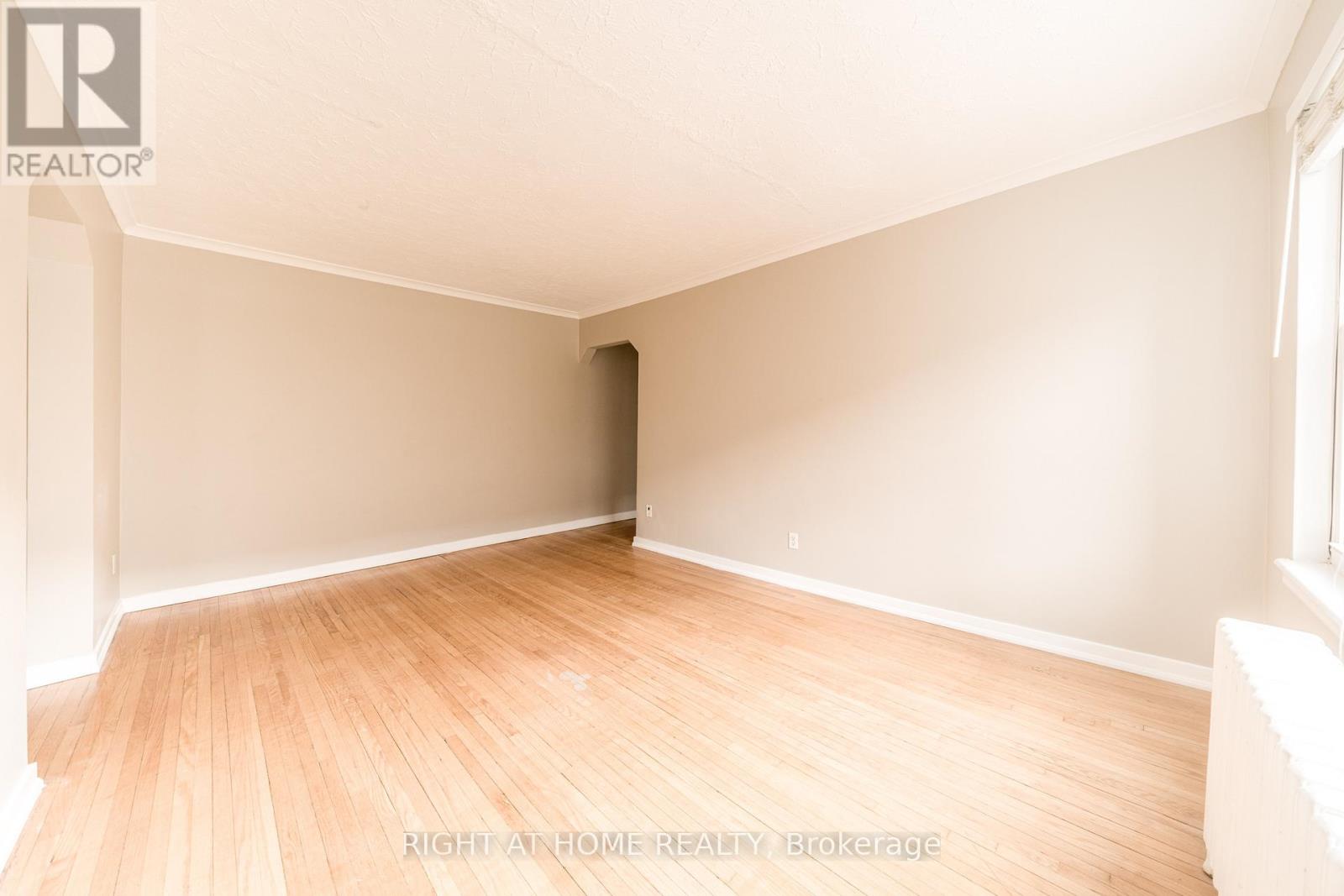 4 - 340 Lakeshore Road W, Mississauga, Ontario  L5H 1H1 - Photo 4 - W13015020