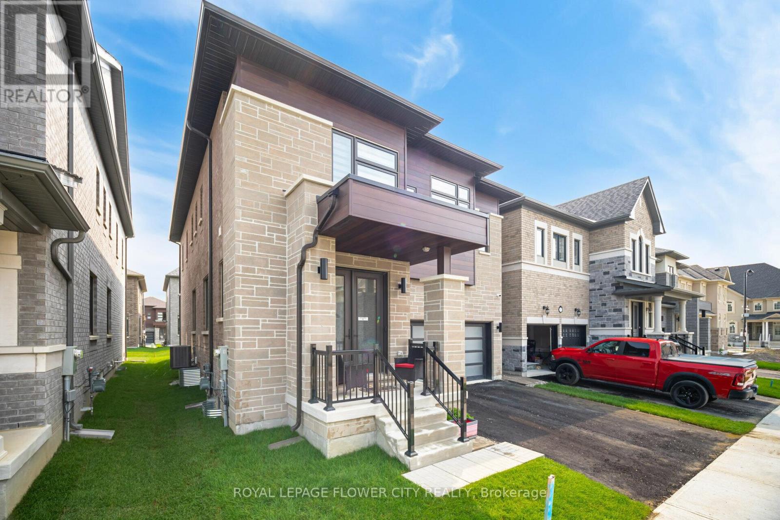 36 Icon Street S, Brampton, Ontario  L6E 4E5 - Photo 3 - W13015034