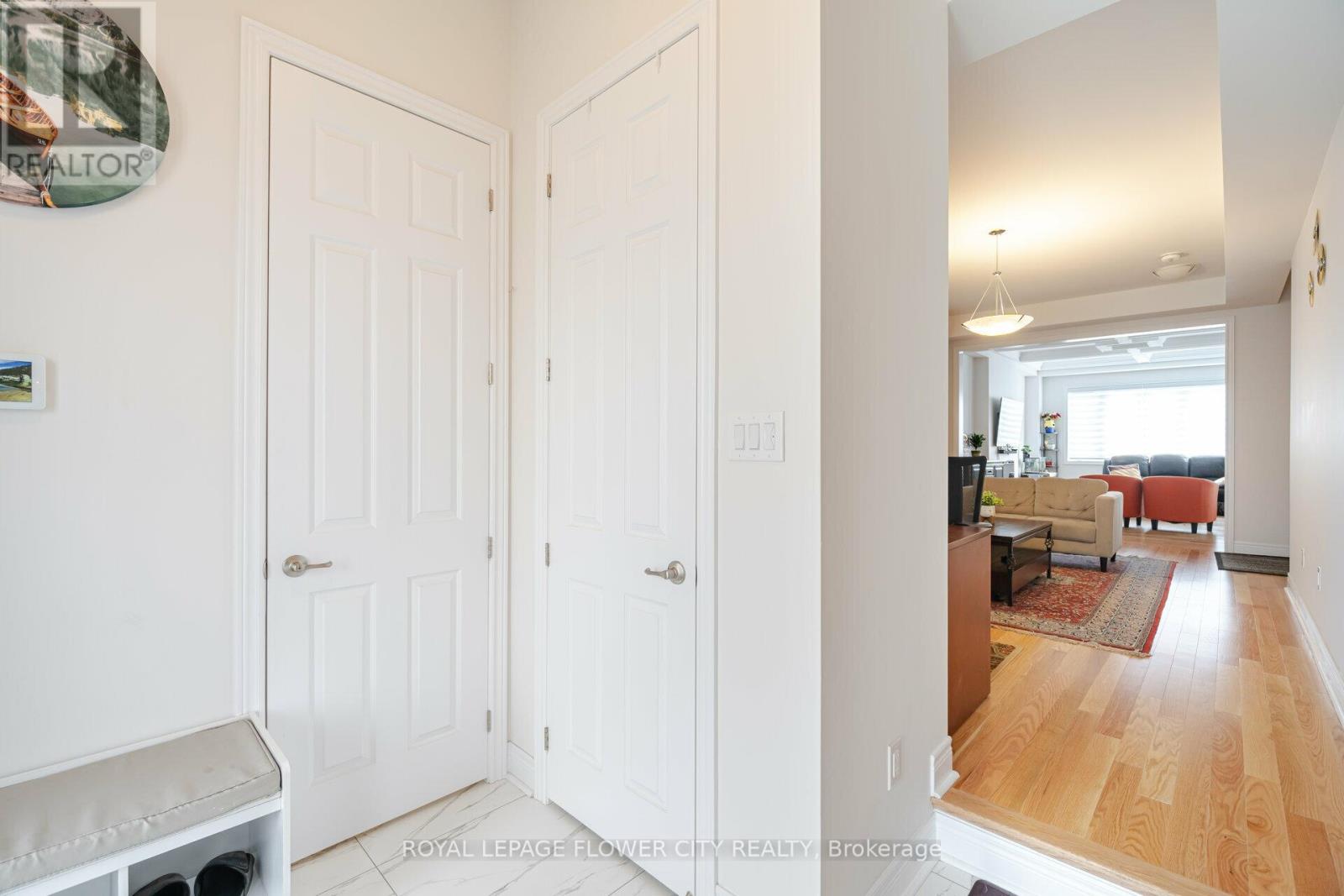 36 Icon Street S, Brampton, Ontario  L6E 4E5 - Photo 6 - W13015034