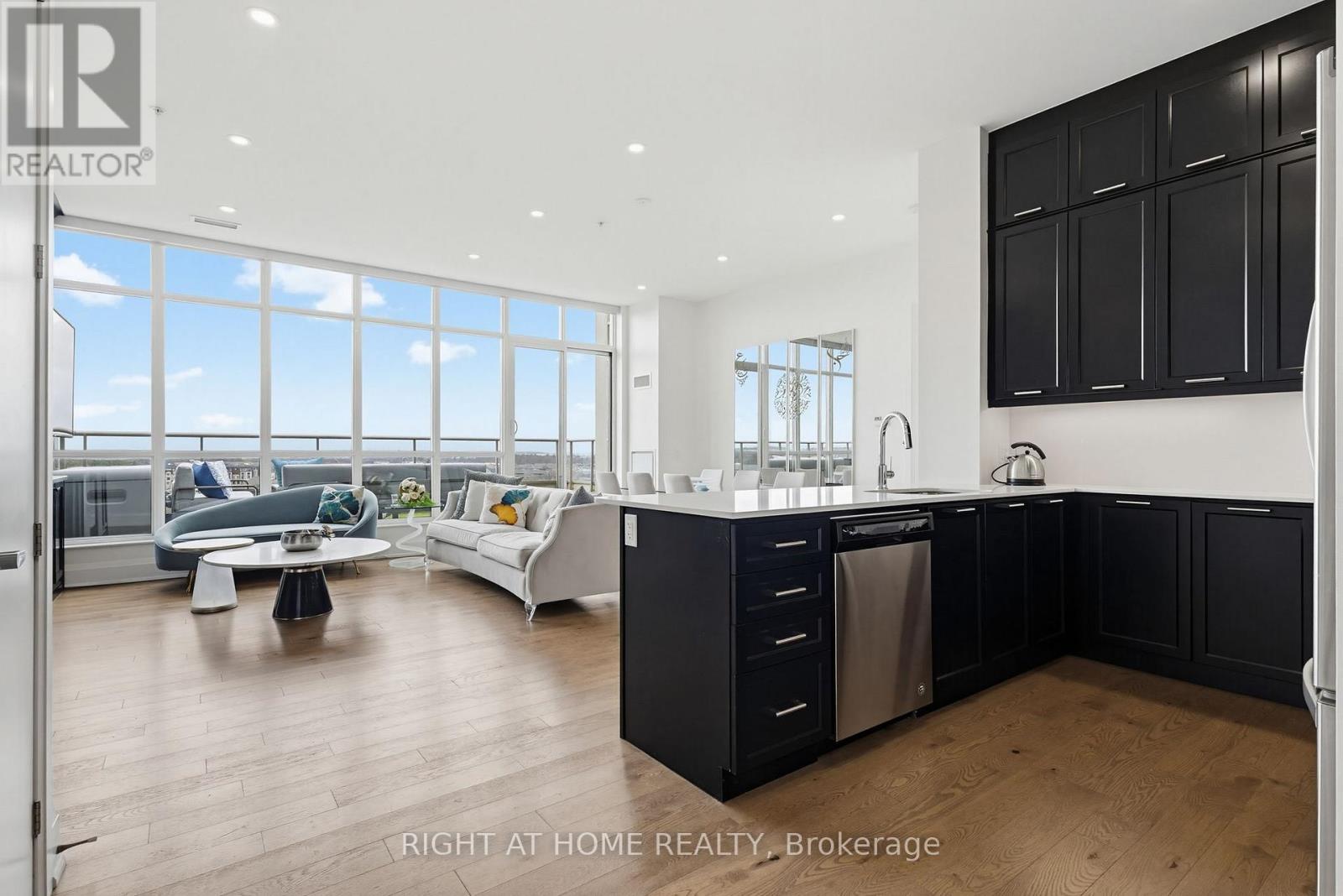 Ph08 - 2480 Prince Michael Drive, Oakville, Ontario  L6H 0H1 - Photo 4 - W13015038