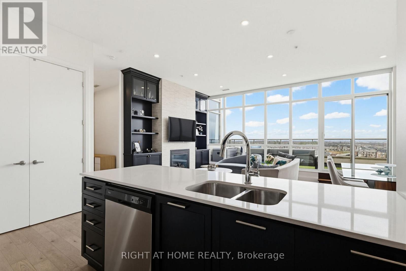 Ph08 - 2480 Prince Michael Drive, Oakville, Ontario  L6H 0H1 - Photo 7 - W13015038