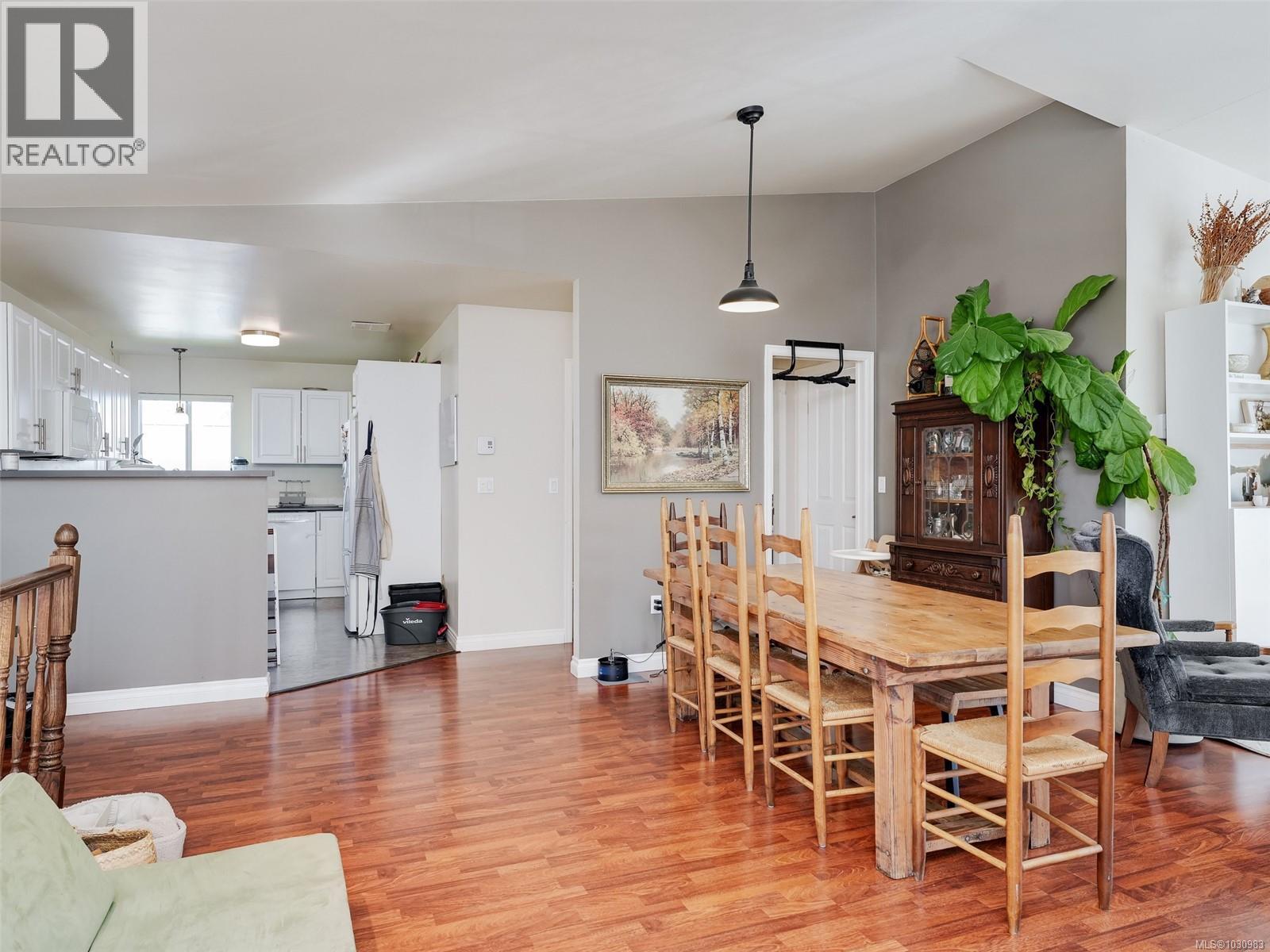 621 Pine St, Victoria, British Columbia  V9A 2Z9 - Photo 7 - 1030983