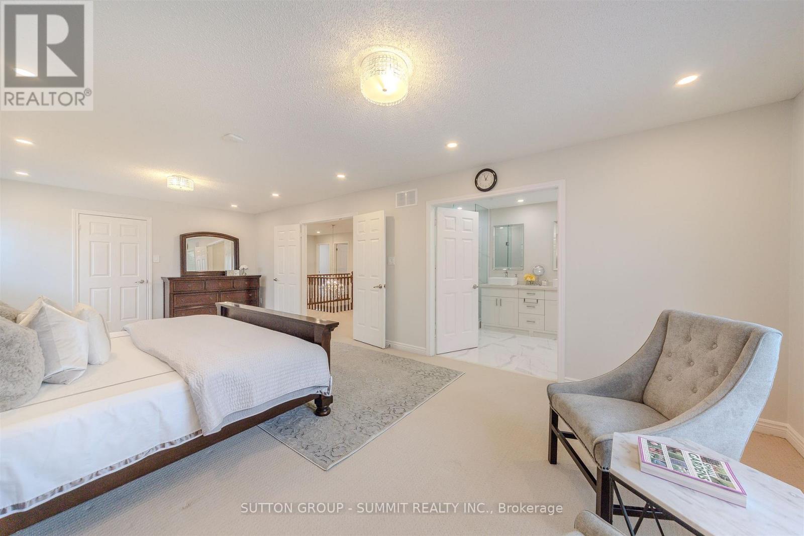 1104 Ambercroft Lane, Oakville, Ontario  L6M 1Z2 - Photo 24 - W12780256