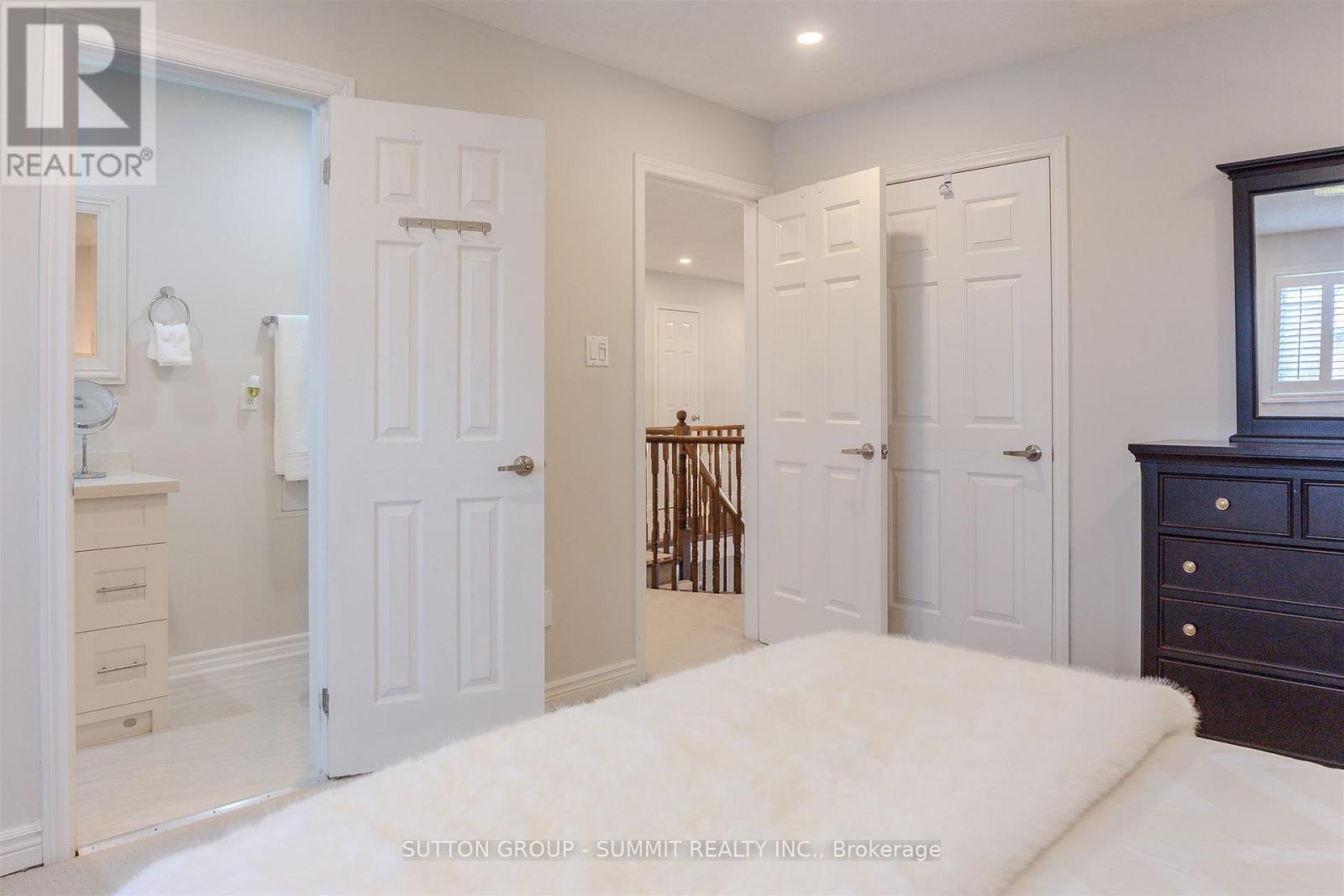 1104 Ambercroft Lane, Oakville, Ontario  L6M 1Z2 - Photo 31 - W12780256