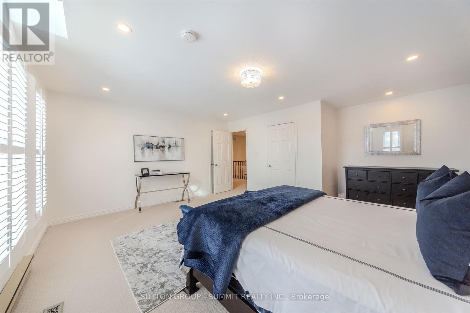 1104 Ambercroft Lane, Oakville, Ontario  L6M 1Z2 - Photo 34 - W12780256