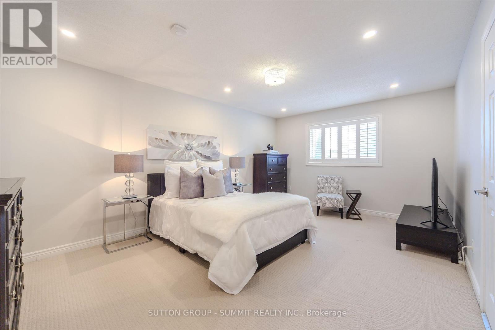 1104 Ambercroft Lane, Oakville, Ontario  L6M 1Z2 - Photo 30 - W12780256