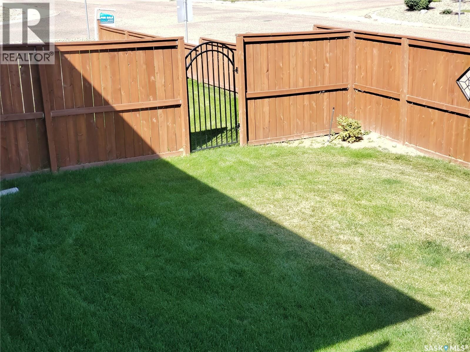 601 Selkirk Street, Outlook, Saskatchewan  S0L 2N0 - Photo 11 - SK033277