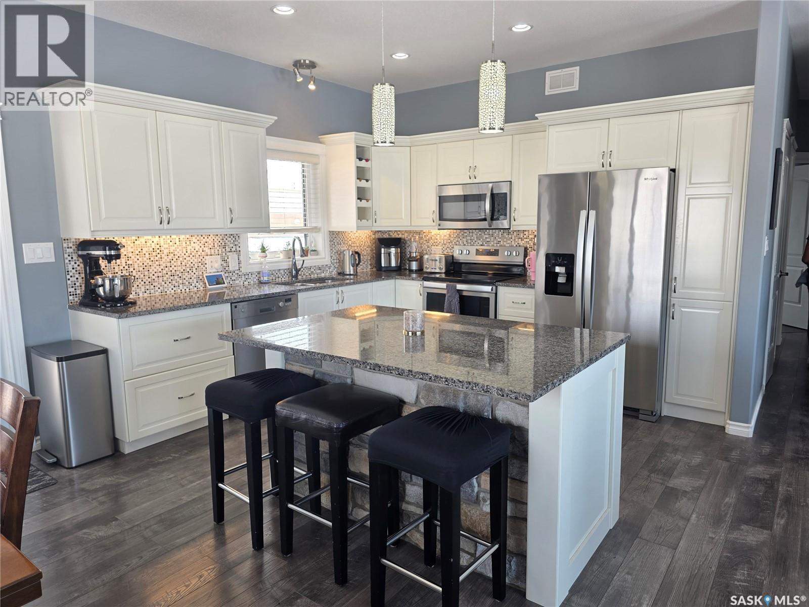 601 Selkirk Street, Outlook, Saskatchewan  S0L 2N0 - Photo 4 - SK033277