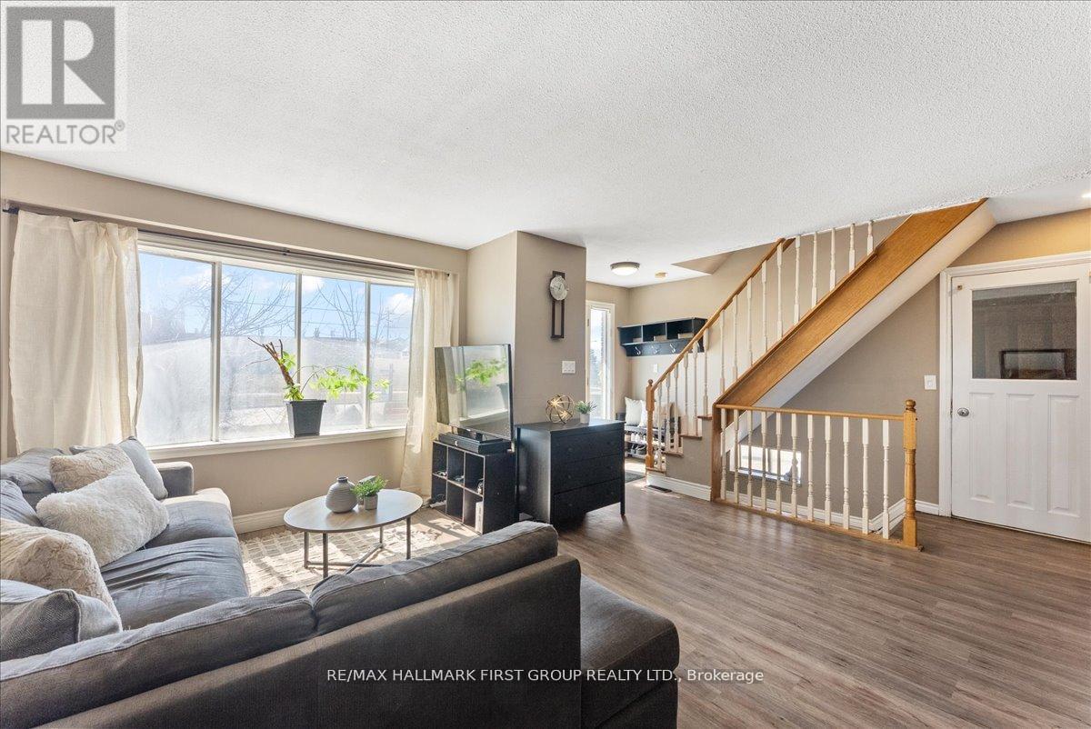 398 Dean Avenue, Oshawa (Central), Ontario  L1H 3E2 - Photo 5 - E13015114