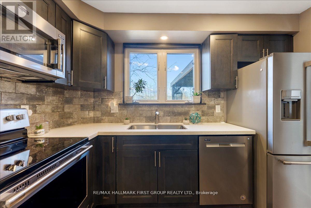 398 Dean Avenue, Oshawa (Central), Ontario  L1H 3E2 - Photo 9 - E13015114