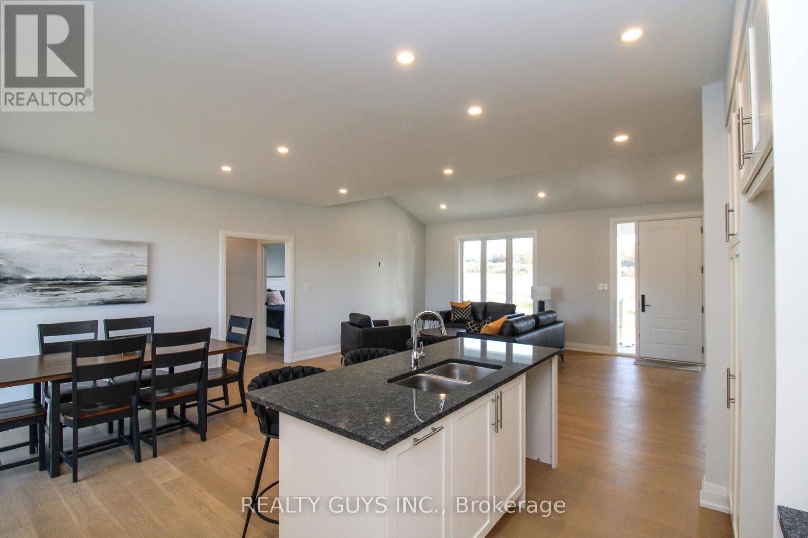 2418 Gwendolyn Court, Cavan Monaghan, Ontario  L0A 1C0 - Photo 18 - X13015090