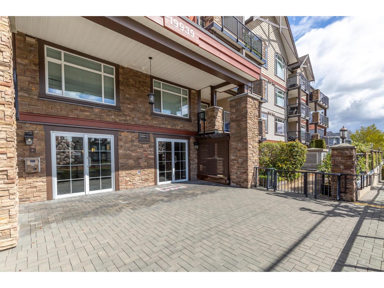 317 19939 55a Street, Langley, British Columbia  V4P 1R9 - Photo 3 - R3113023