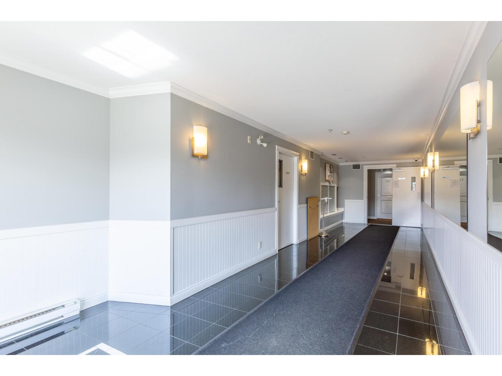 317 19939 55a Street, Langley, British Columbia  V4P 1R9 - Photo 4 - R3113023