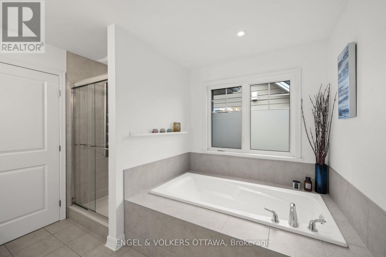 566 Erinwoods Circle, Ottawa, Ontario  K2J 5M8 - Photo 25 - X13015132