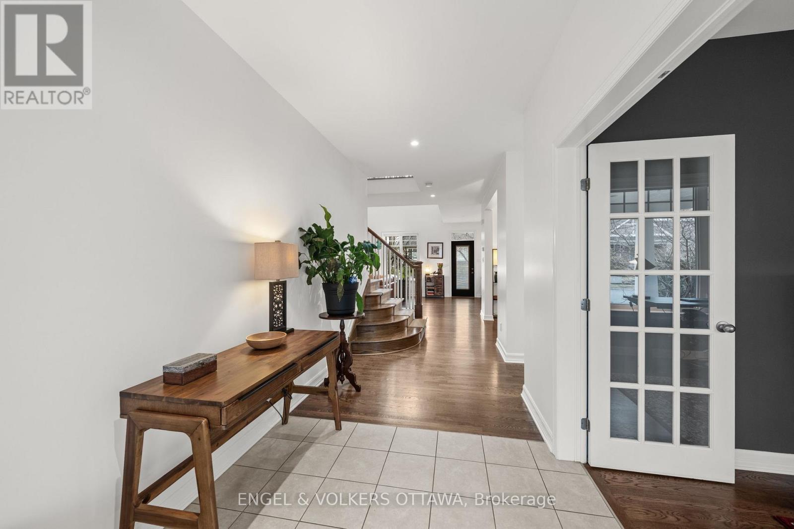 566 Erinwoods Circle, Ottawa, Ontario  K2J 5M8 - Photo 3 - X13015132