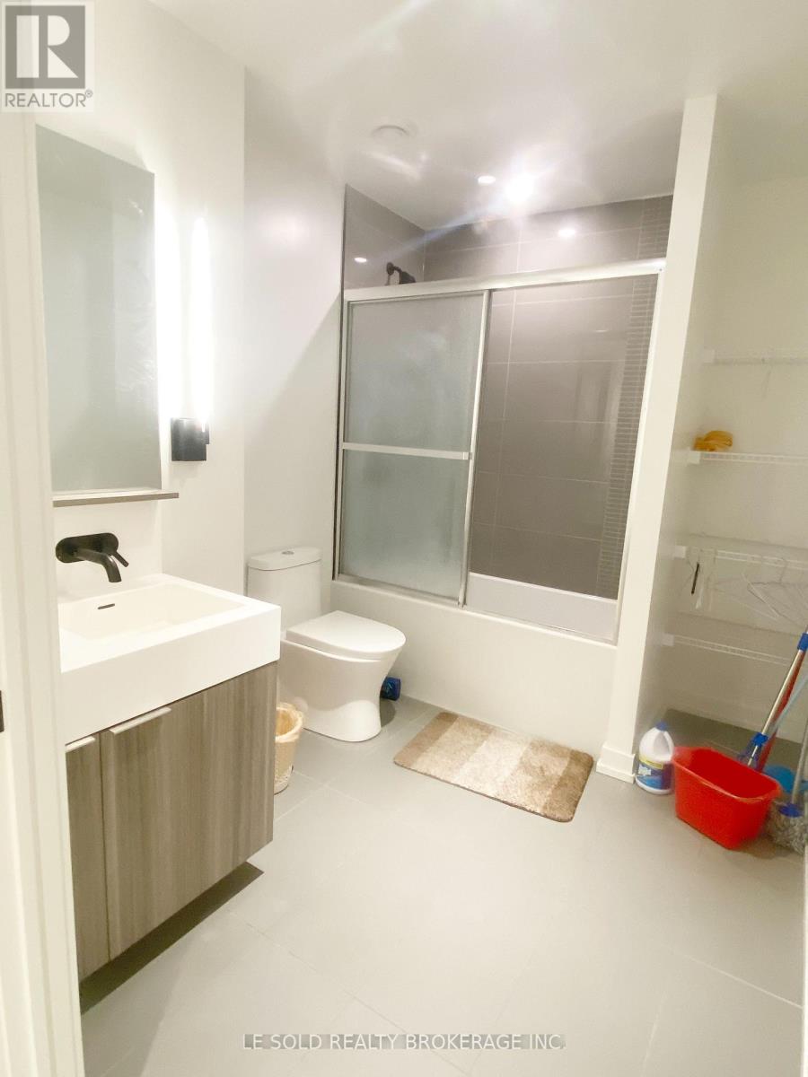 704 Room#4 - 127 Broadway Avenue, Toronto, Ontario  M4P 1V4 - Photo 17 - C13015070