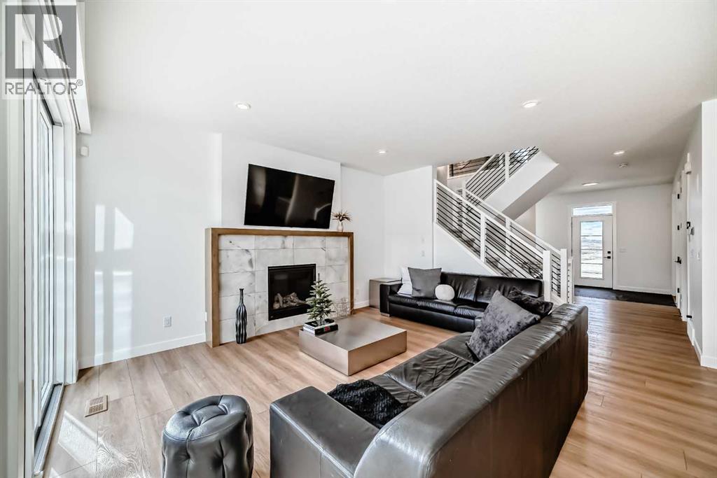 605 Sailfin Drive, Rural Rocky View County, Alberta  T3Z 2G7 - Photo 9 - A2285307