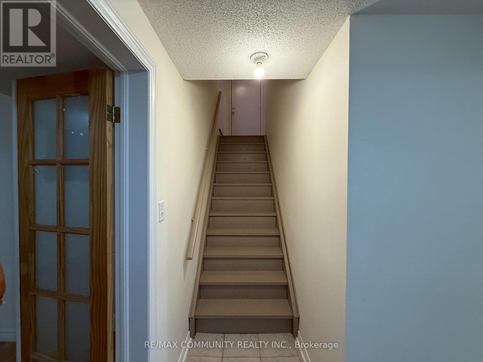 LOWER - 27 BOBOLINK AVENUE, Toronto, Ontario