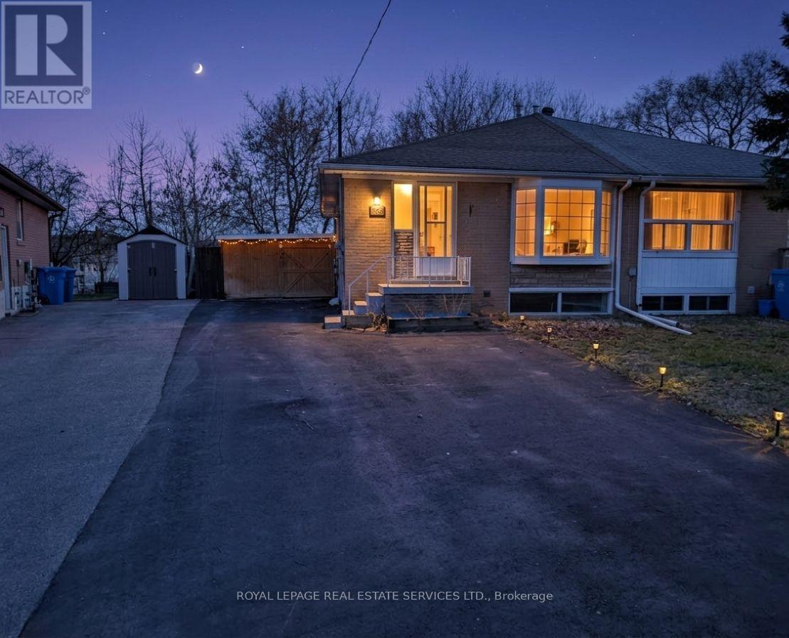 LOWER - 126 SHELDON AVENUE, Newmarket, Ontario