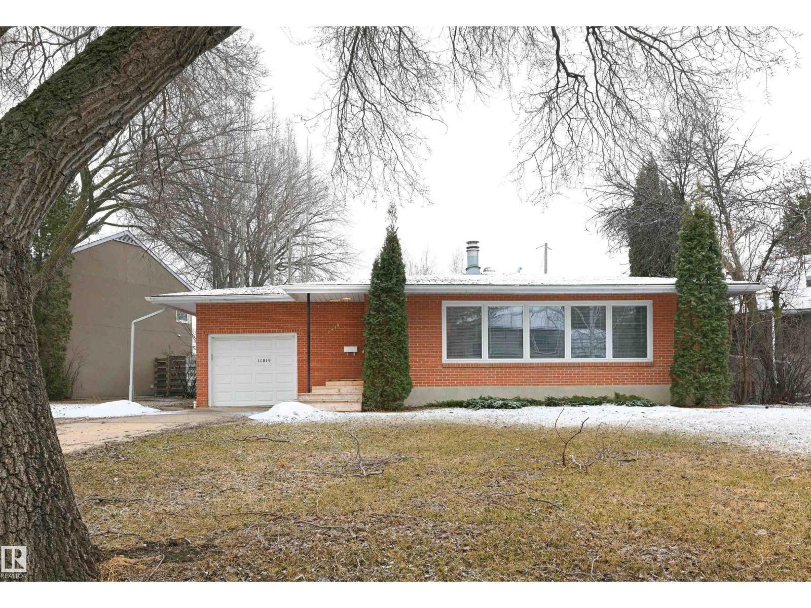 11819 75 AV NW, edmonton, Alberta