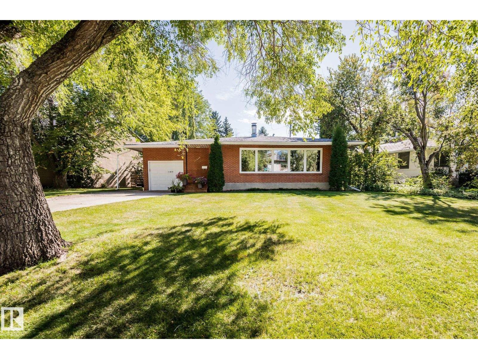 11819 75 Av Nw, Edmonton, Alberta  T6G 0J4 - Photo 2 - E4482977