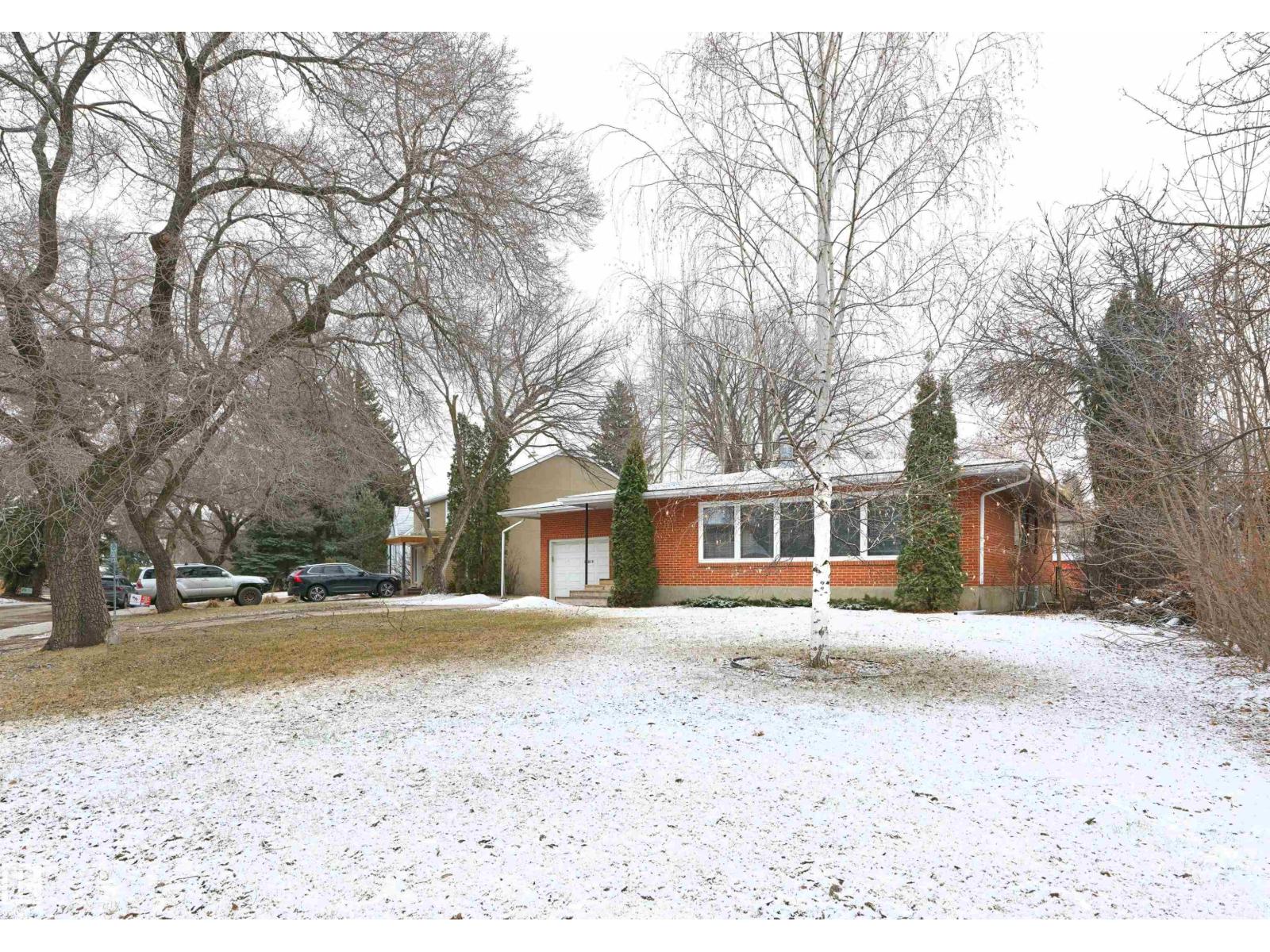 11819 75 Av Nw, Edmonton, Alberta  T6G 0J4 - Photo 3 - E4482977