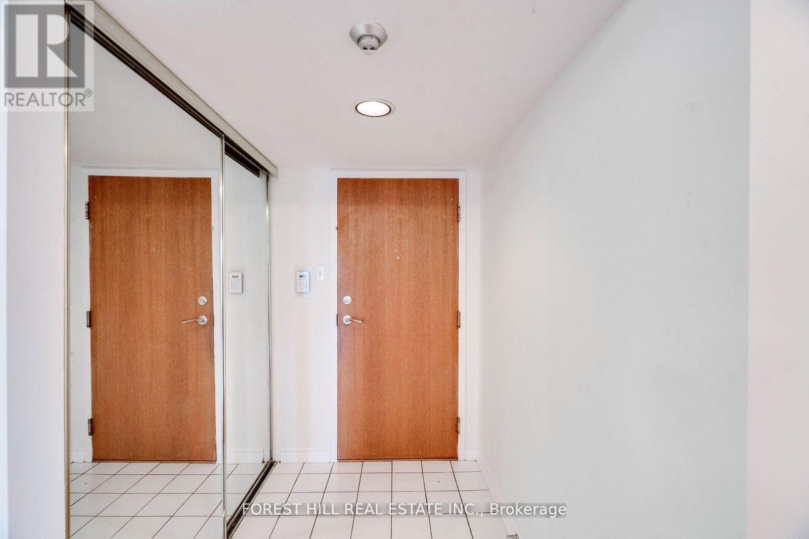 506 - 120 Promenade Circle, Vaughan, Ontario  L4J 7W9 - Photo 4 - N13015076