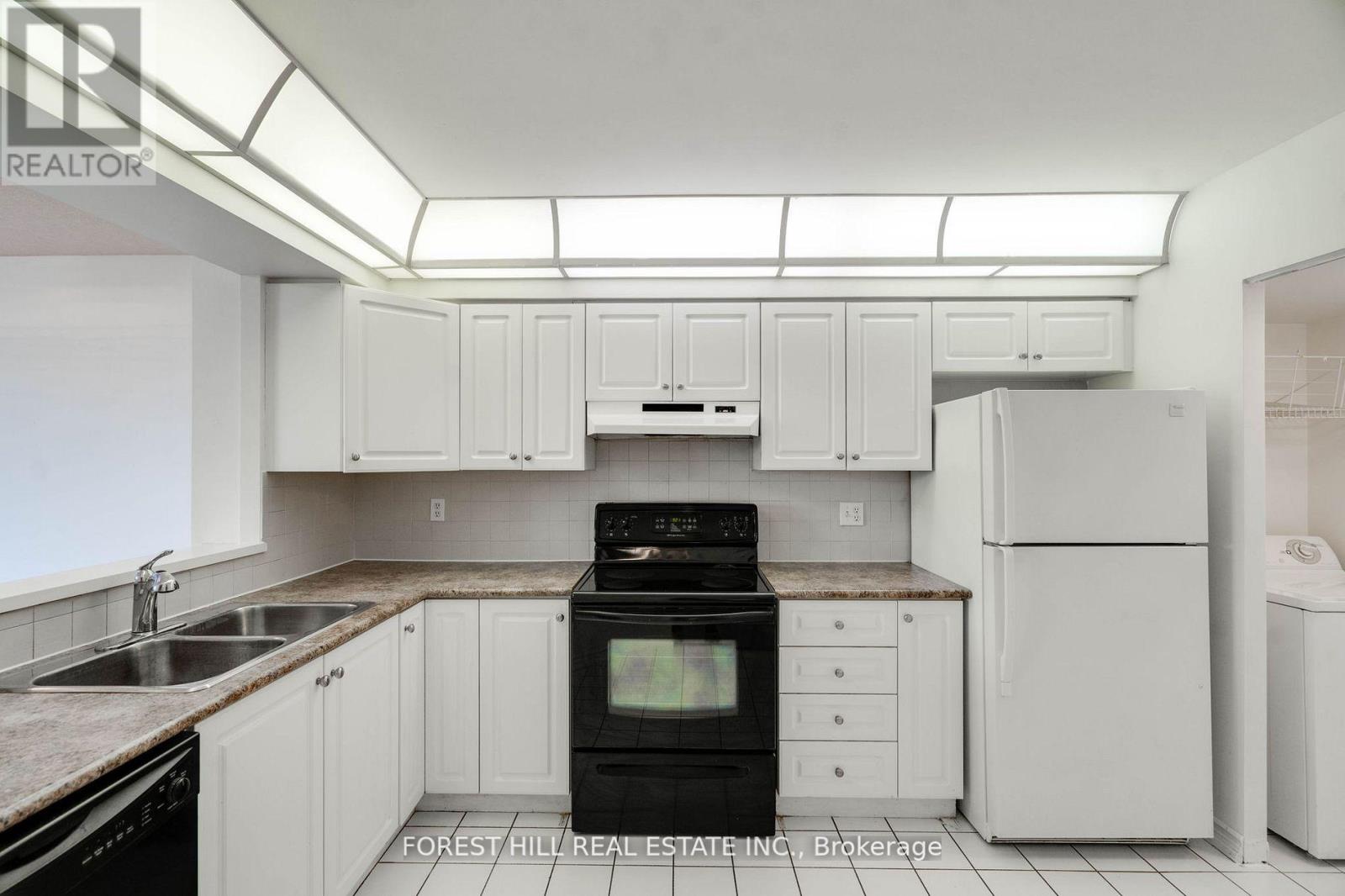 506 - 120 Promenade Circle, Vaughan, Ontario  L4J 7W9 - Photo 5 - N13015076