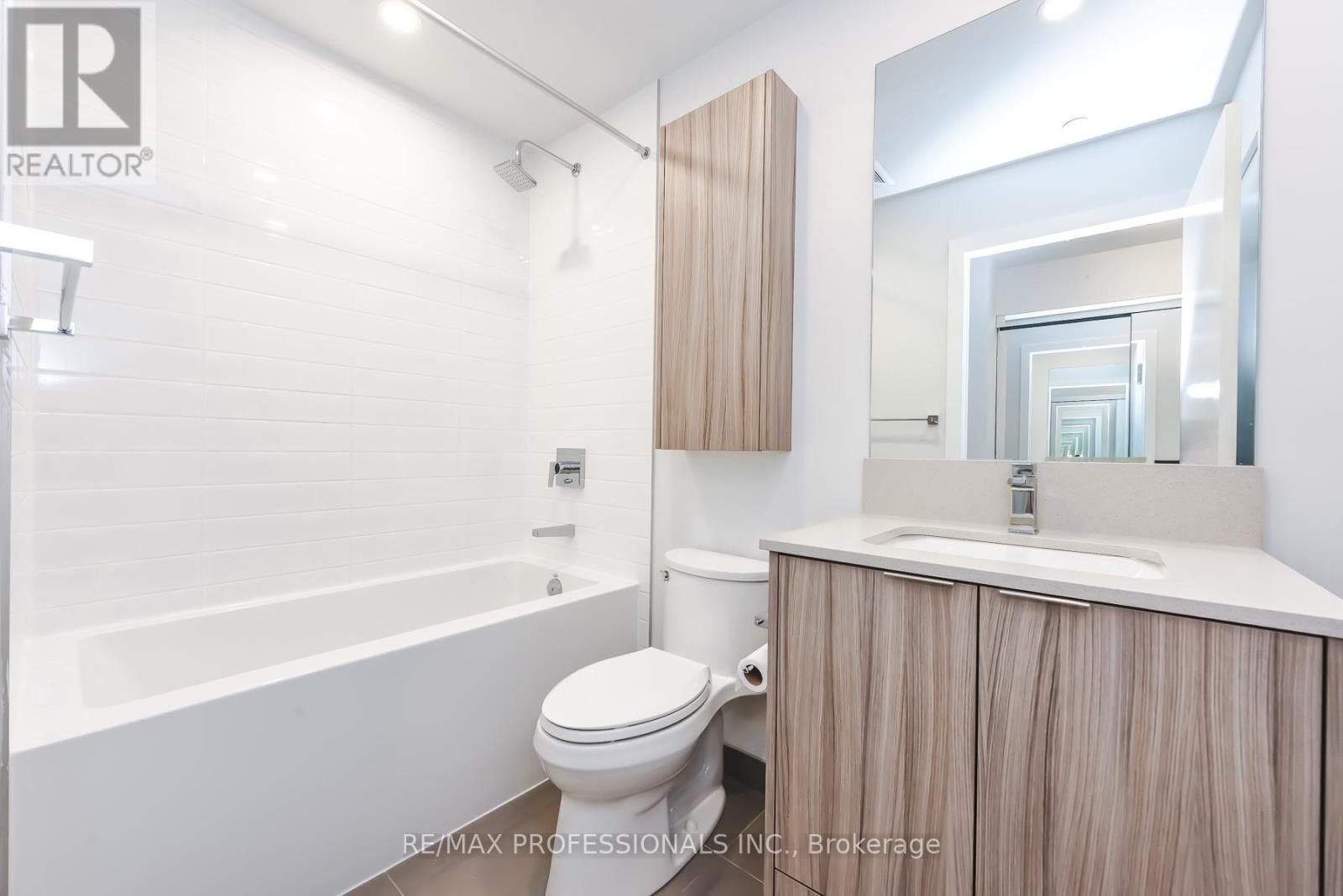 1104 - 430 Square One Drive, Mississauga, Ontario  L5B 0L6 - Photo 13 - W13015044