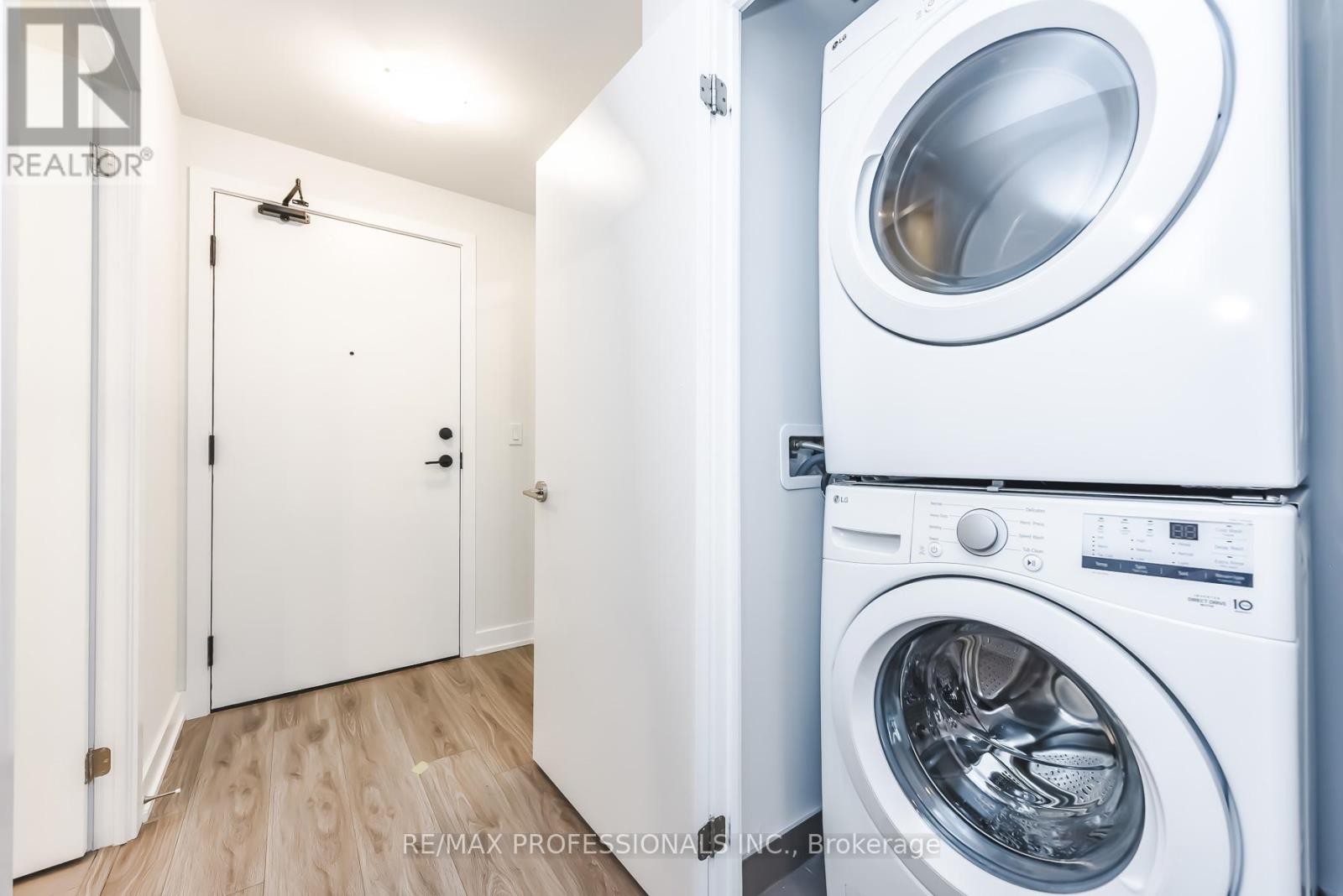 1104 - 430 Square One Drive, Mississauga, Ontario  L5B 0L6 - Photo 16 - W13015044