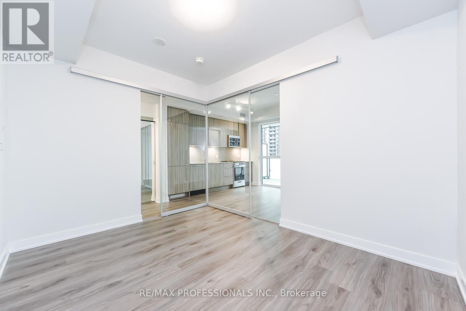 1104 - 430 Square One Drive, Mississauga, Ontario  L5B 0L6 - Photo 19 - W13015044