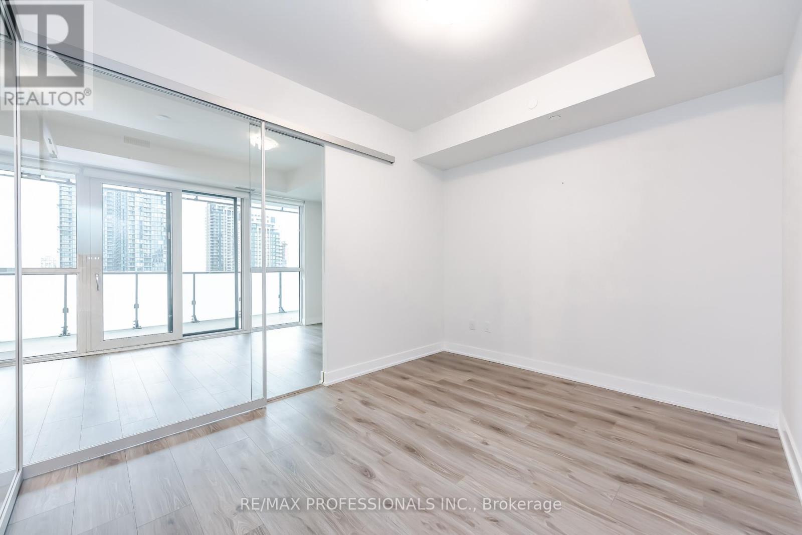 1104 - 430 Square One Drive, Mississauga, Ontario  L5B 0L6 - Photo 20 - W13015044