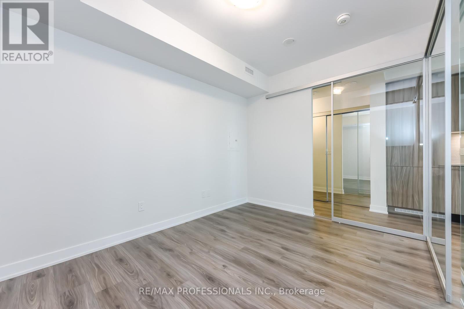 1104 - 430 Square One Drive, Mississauga, Ontario  L5B 0L6 - Photo 21 - W13015044