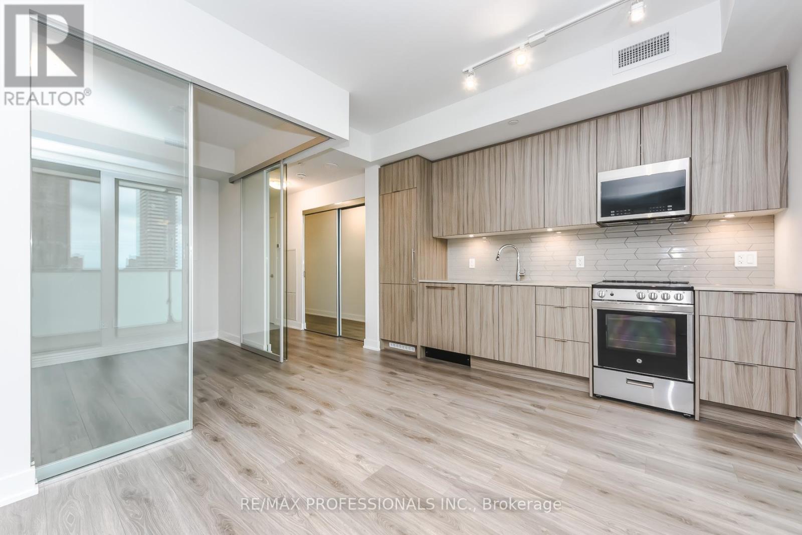 1104 - 430 Square One Drive, Mississauga, Ontario  L5B 0L6 - Photo 24 - W13015044