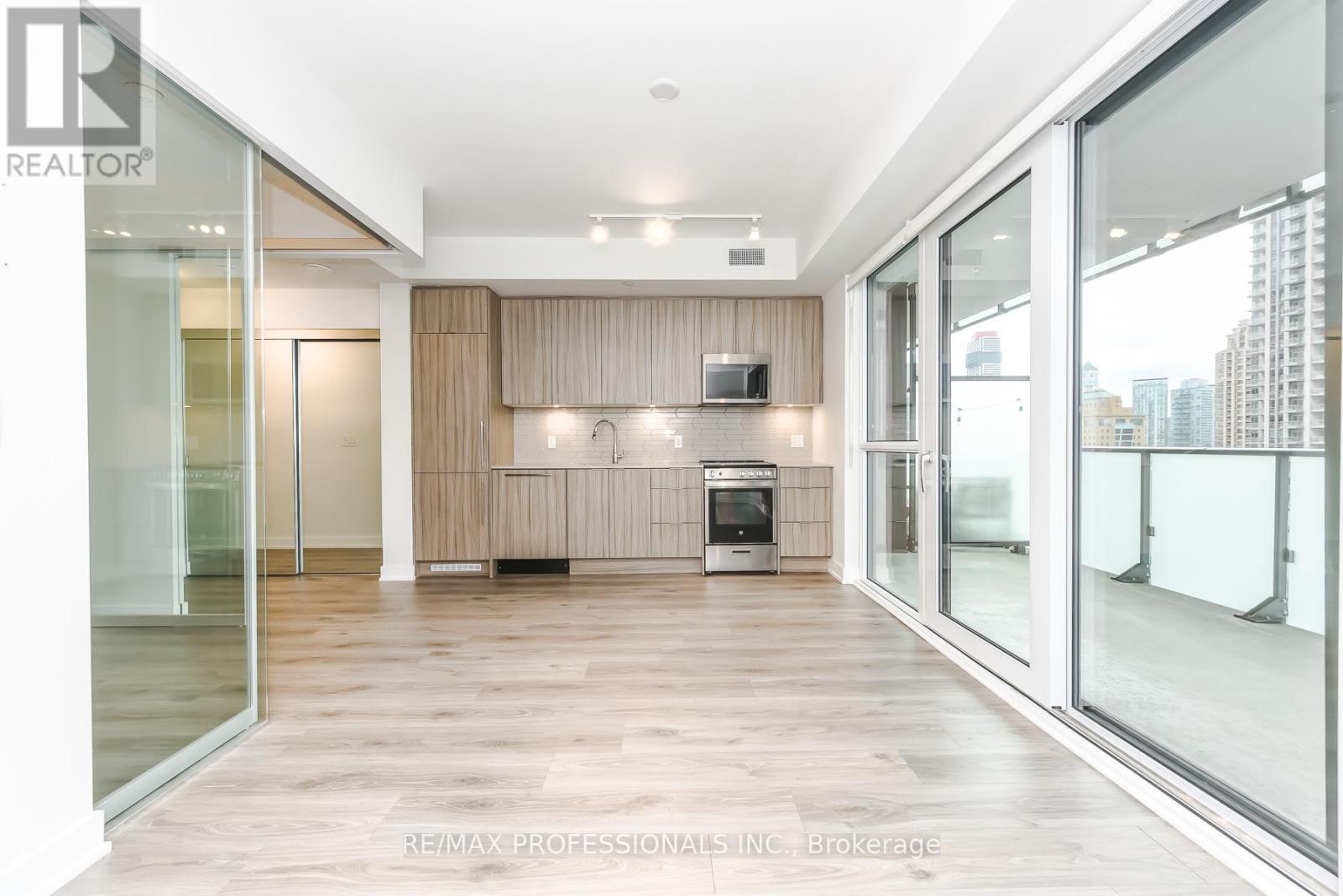 1104 - 430 Square One Drive, Mississauga, Ontario  L5B 0L6 - Photo 25 - W13015044