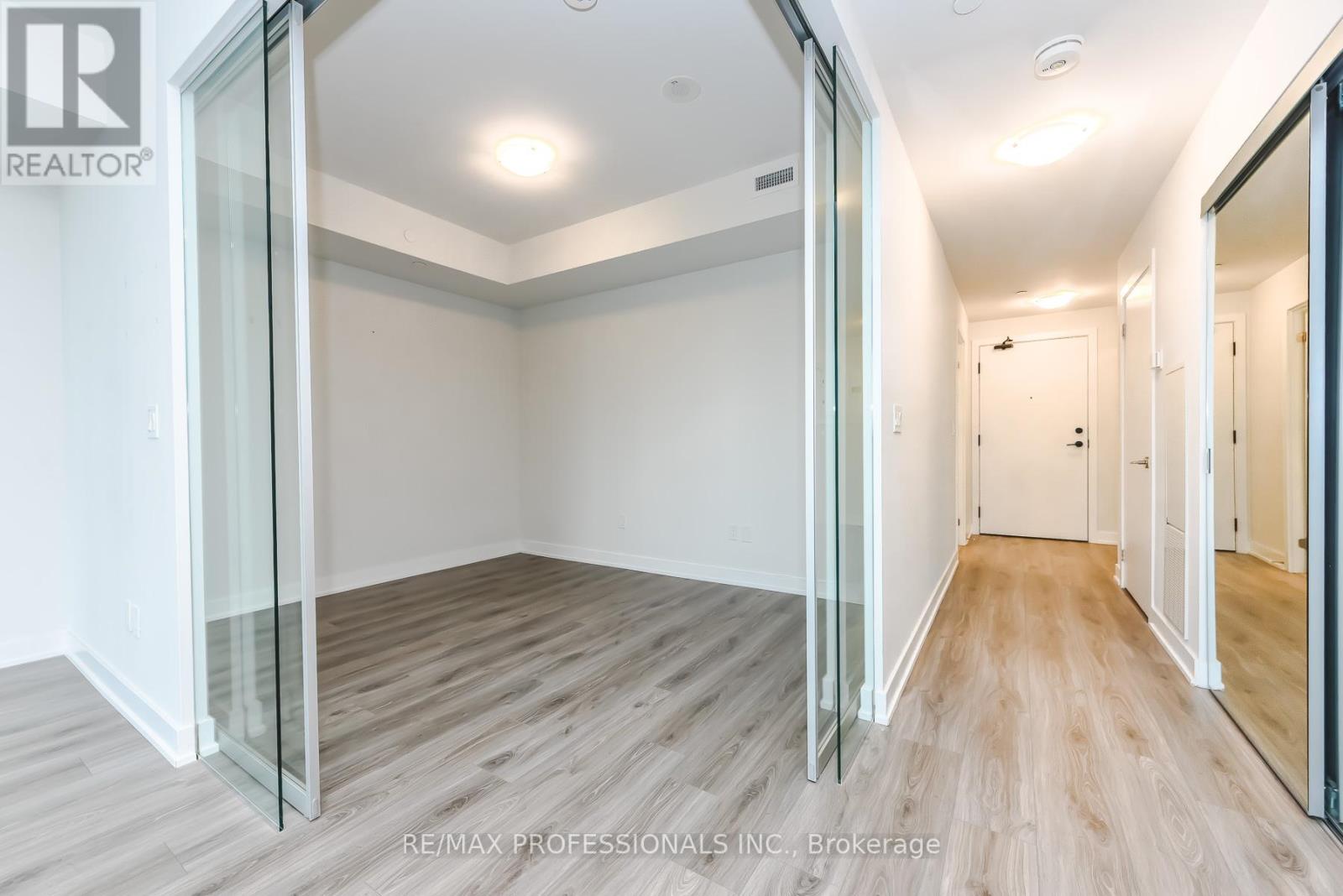 1104 - 430 Square One Drive, Mississauga, Ontario  L5B 0L6 - Photo 27 - W13015044