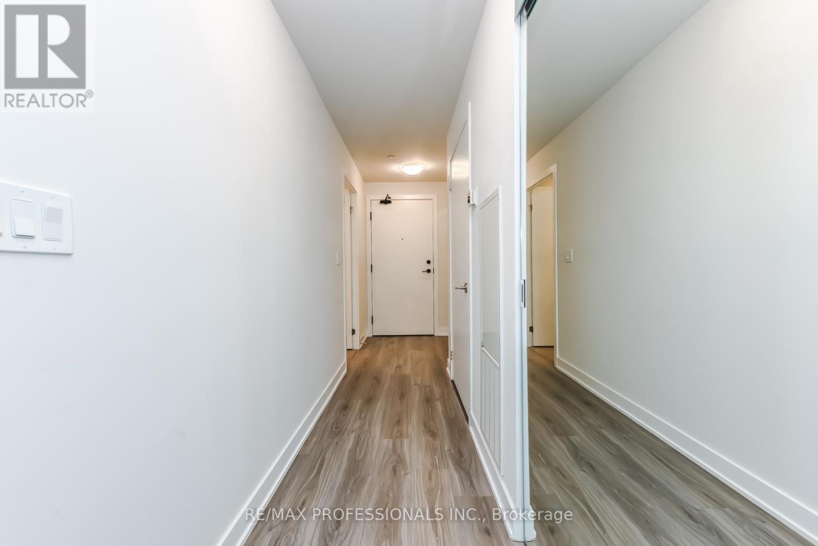 1104 - 430 Square One Drive, Mississauga, Ontario  L5B 0L6 - Photo 31 - W13015044